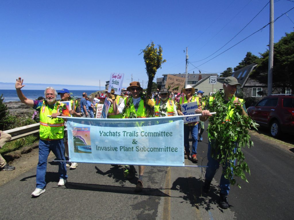 Yachats la de da Parade